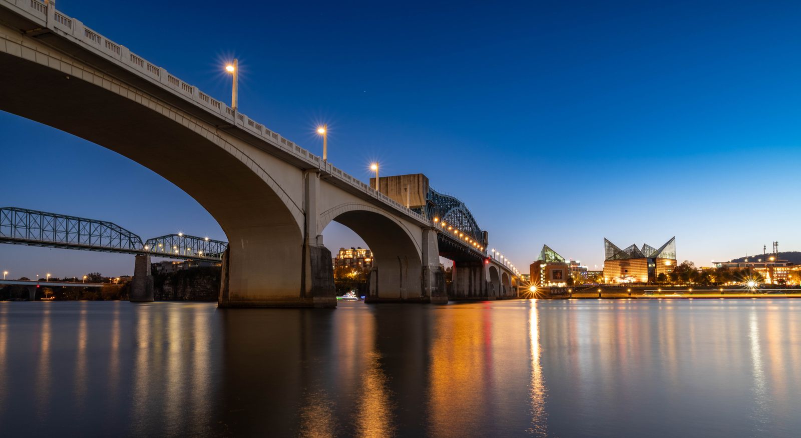 Chattanooga bridge over the Tennessee River at twilight near the Northshore