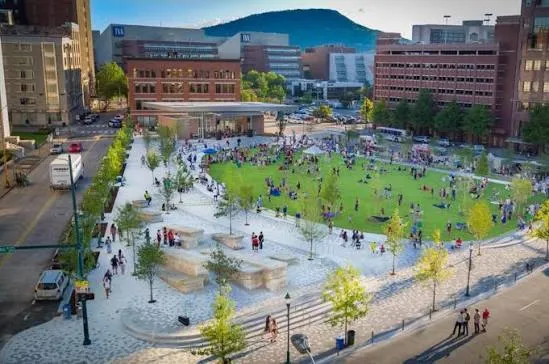Miller Park lawn and plaza in downtown Chattanooga